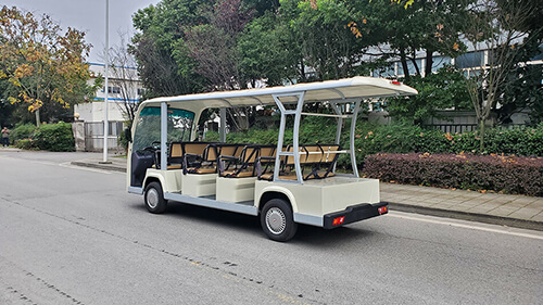 景區(qū)<a href=http://lannanhai.cn/tags/guanguangche/ target=_blank class=infotextkey>觀光車</a>爬坡